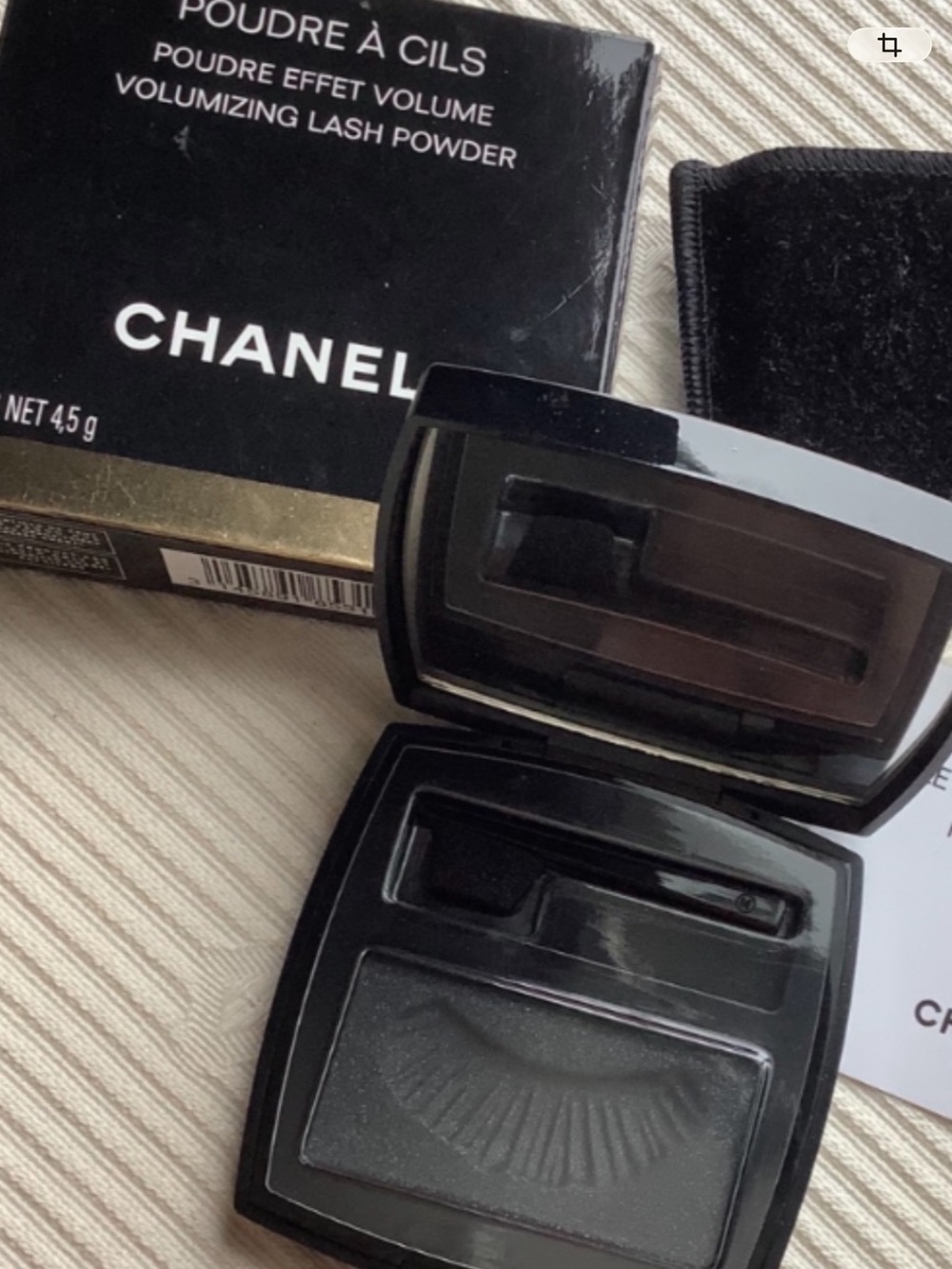CHANEL Volumizing Lash Powder — Shimmery Black